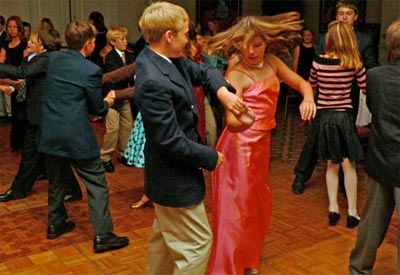 dancers-spinning-hair-b
