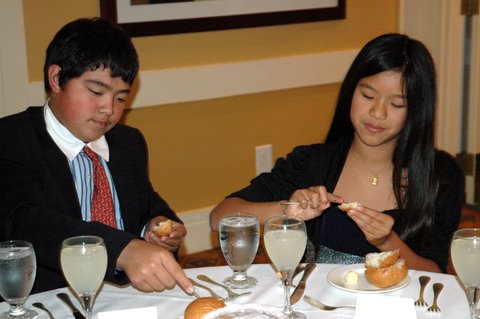 MinM_Etiquette_Butter_Bread